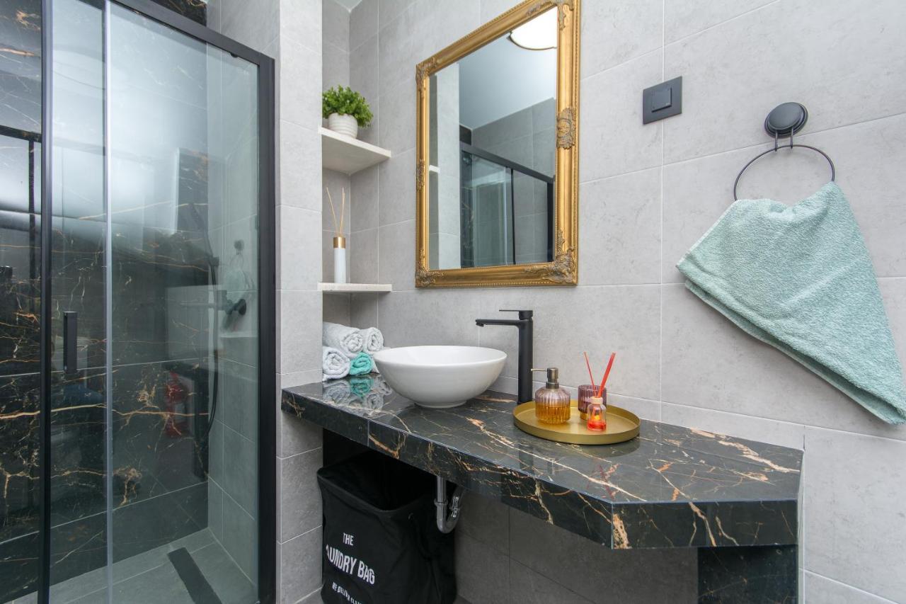 Sapphire Studio Apartment With Free Private Parking ドゥブロブニク エクステリア 写真