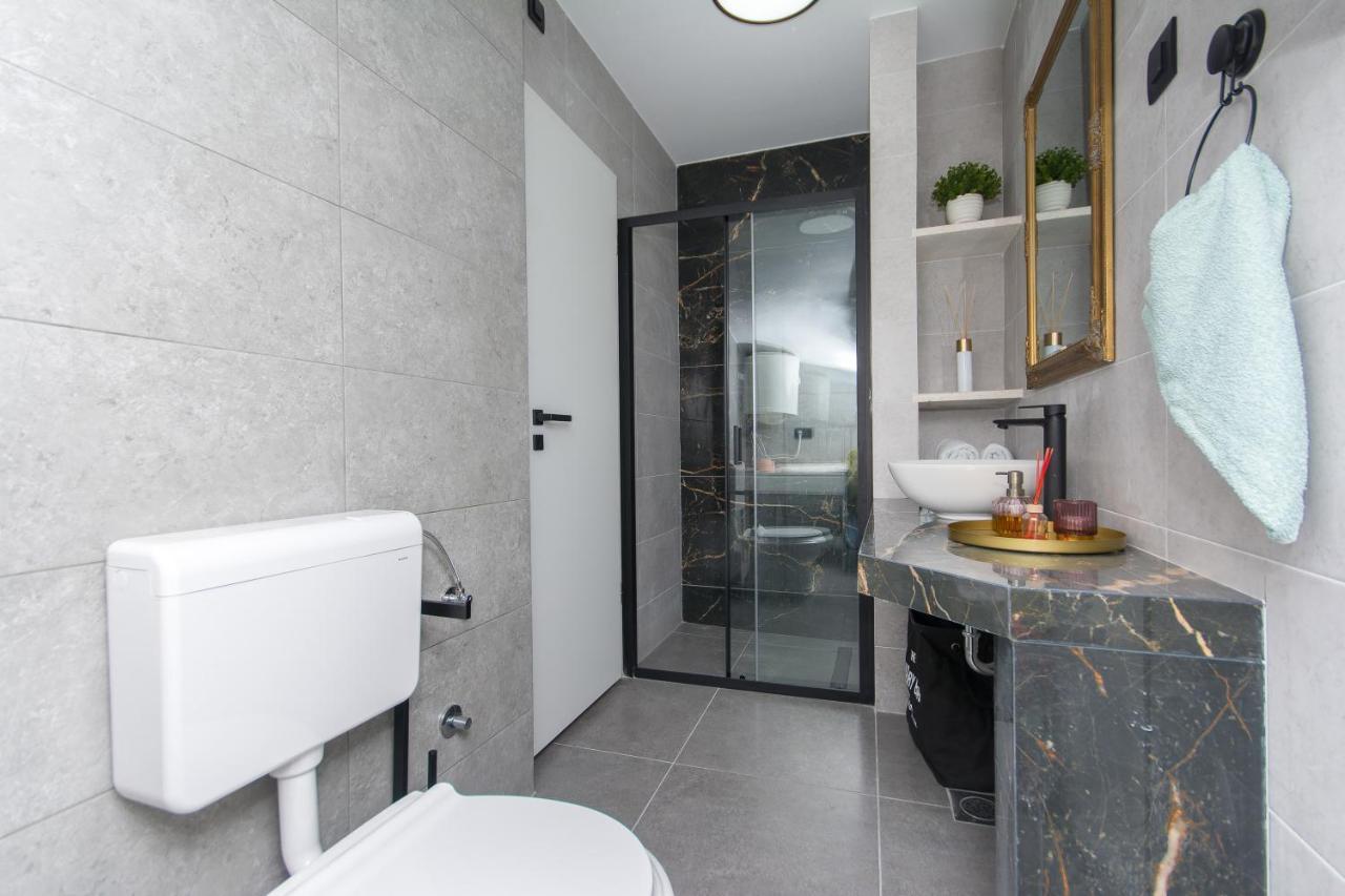 Sapphire Studio Apartment With Free Private Parking ドゥブロブニク エクステリア 写真